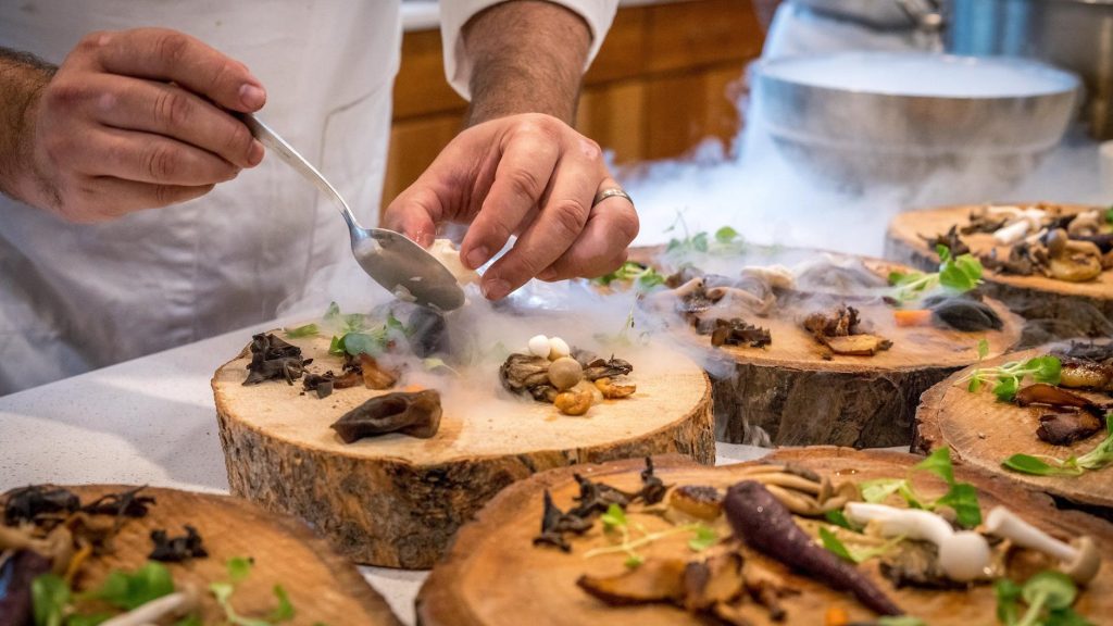 KÜRESEL BİR ZİYAFET: ULUSLARASI LEZZETLER İÇİN İSTANBUL’UN EN İYİ&nbsp;RESTORANLARI